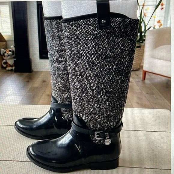 MICHAEL KORS Harness Black/White Print Knee-High Tall Rubber Rain Boots. - Picture 3 of 8